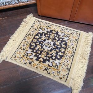 Retro mini rug